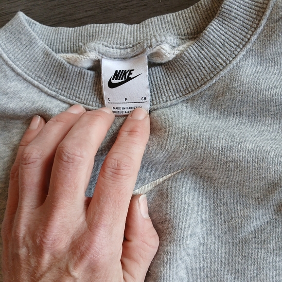 Nike Cropped Bells sleeve Gray Crewneck Sweatshirt nwot size small - Picture 2 of 3